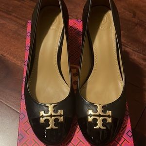 Black Tory Burch pump